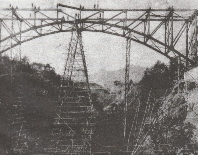 建設中の吉野橋